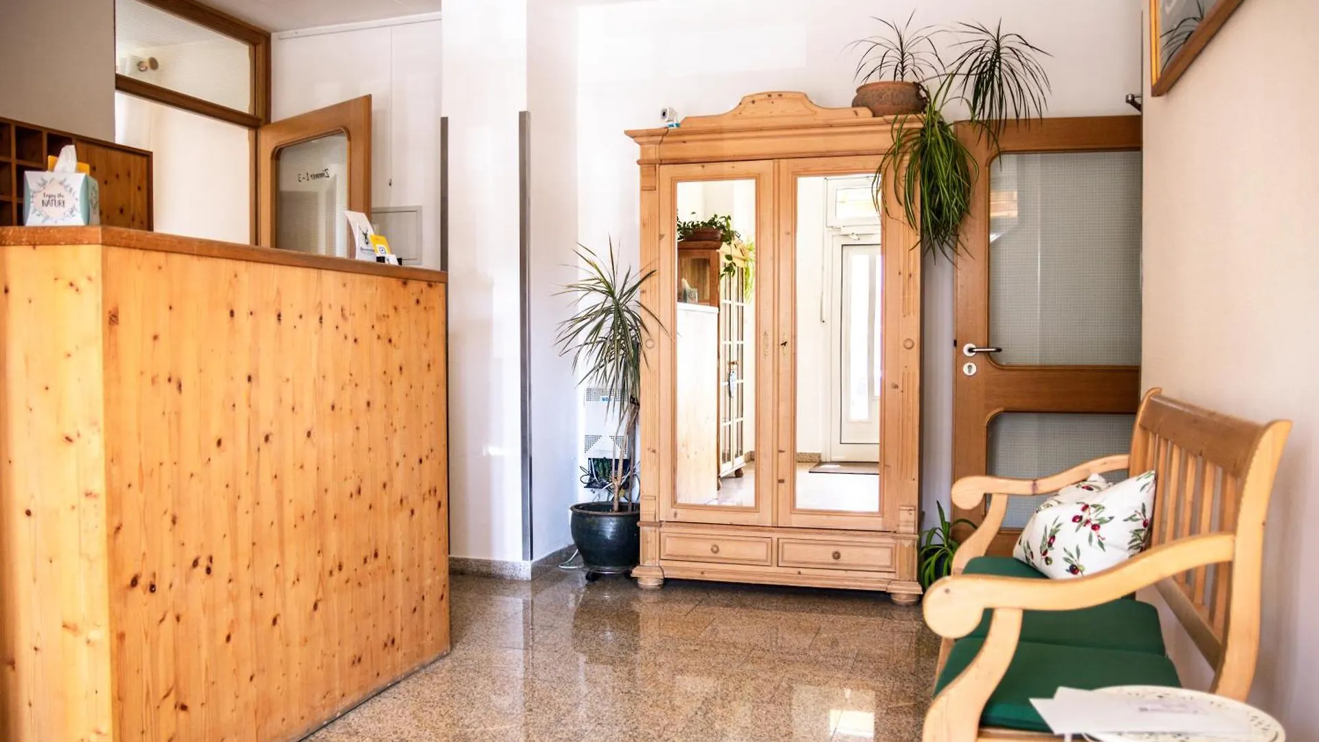 Wuermtalhof Pension & Wirtshaus Мюнхен Германия